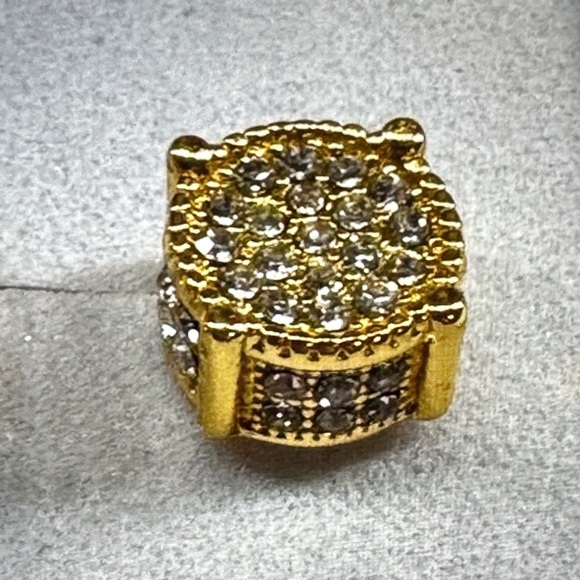 CZ Elegant Gold and Silver Stud Earrings. Boxed ready to gift. - Picture 6 of 11